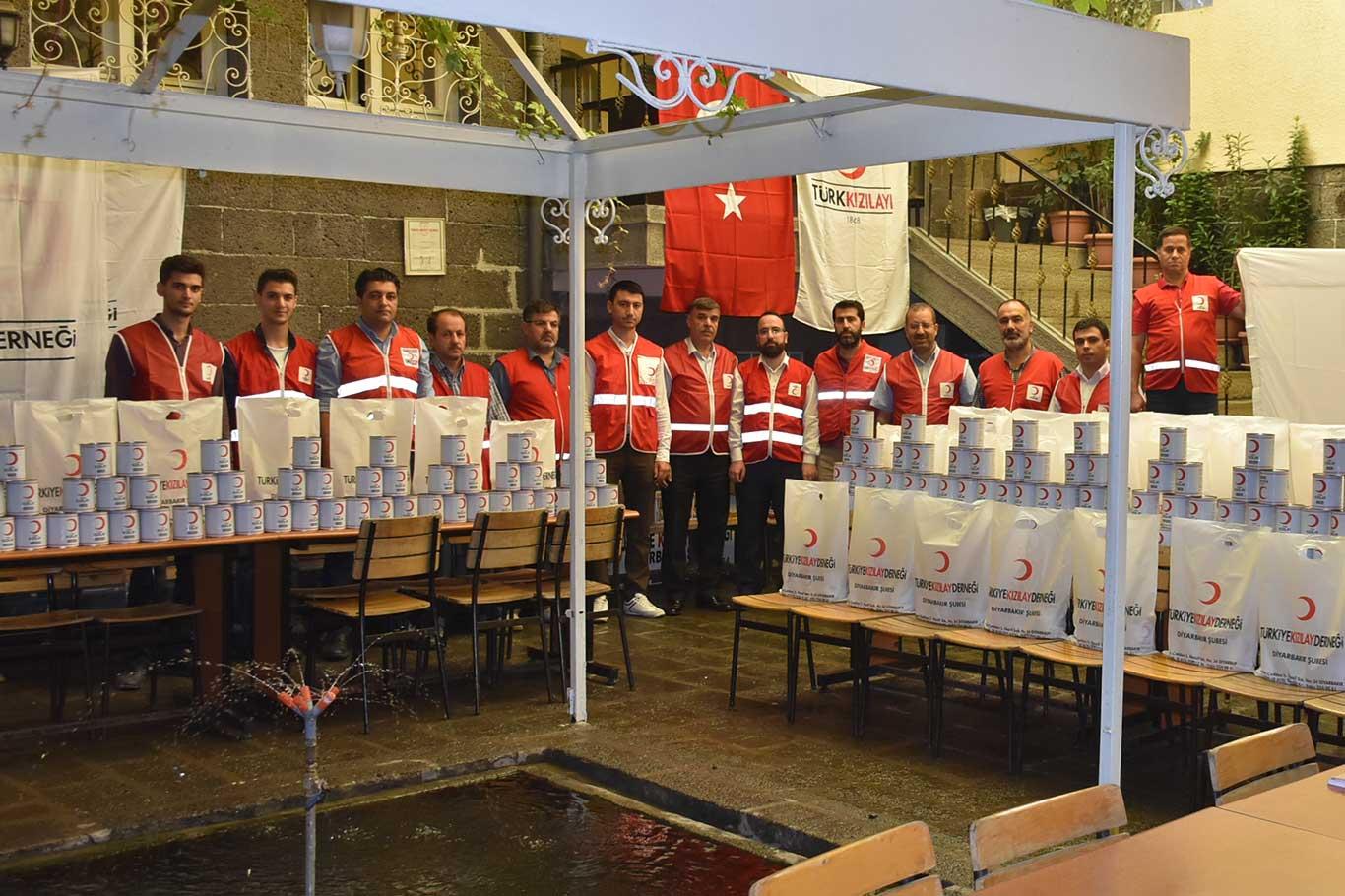 İhtiyaç sahibi ailelere Kızılay'dan kurban eti dağıtımı